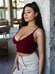 Stunning Big breasted Erin Allen Brunette webcam girl